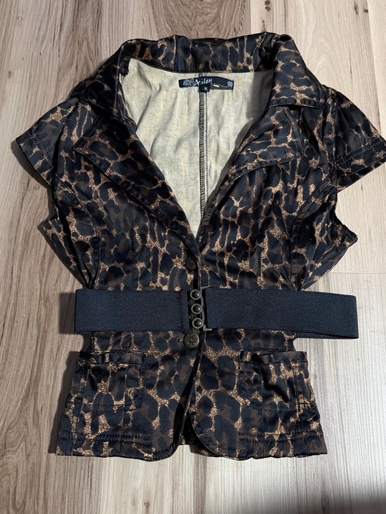 ashley Jackets & Blazers - Ashley Black & Bronze Animal-Print Short Sleeve Blazer with Wide Belt